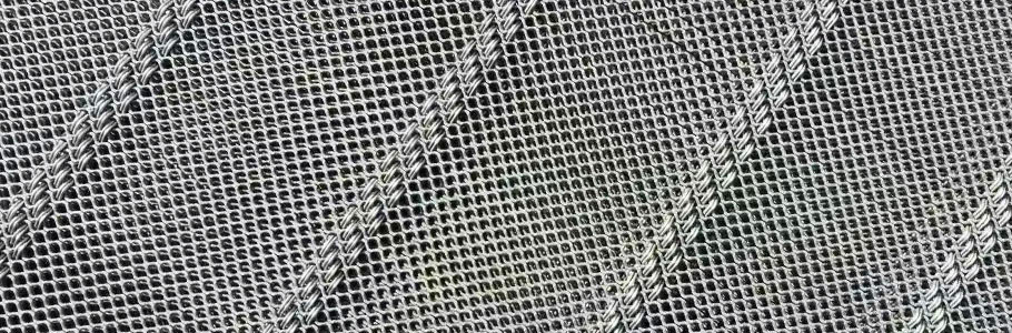 篩網(wǎng)、沖孔板、踏步板正在排隊中